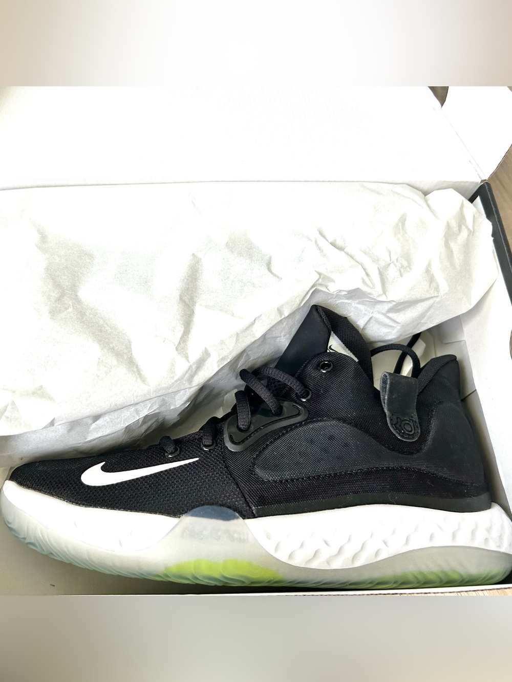 Nike KD TREY 5 VII Black/White Basketball Shoe with Translucent Green Sole, NWOT